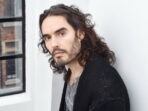 Diduga Russell Brand Membuat Pelecehan Seksual di Lokasi Syuting Film Arthur