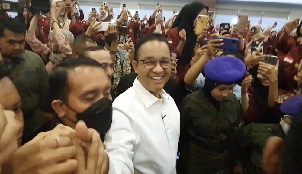 Anies Rayakan Natal di Panti Asuhan St Thomas: Sebuah Tempat Belajar yang Berharga