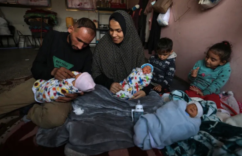 Ibu pengungsi Palestina di Gaza melahirkan empat bayi kembar