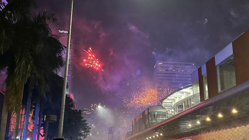 Meriahnya Tahun Baru 2024 di Bundaran HI