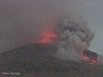 Gunung Merapi Melepaskan Awan Panas Mengerikan Malam Ini