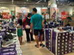 Transmart Full Day Sale: Diskon 70% untuk Sepatu-Sandal