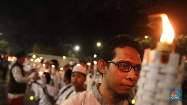 Warga Masjid Istiqlal Pawai Obor Menyambut Idul Fitri