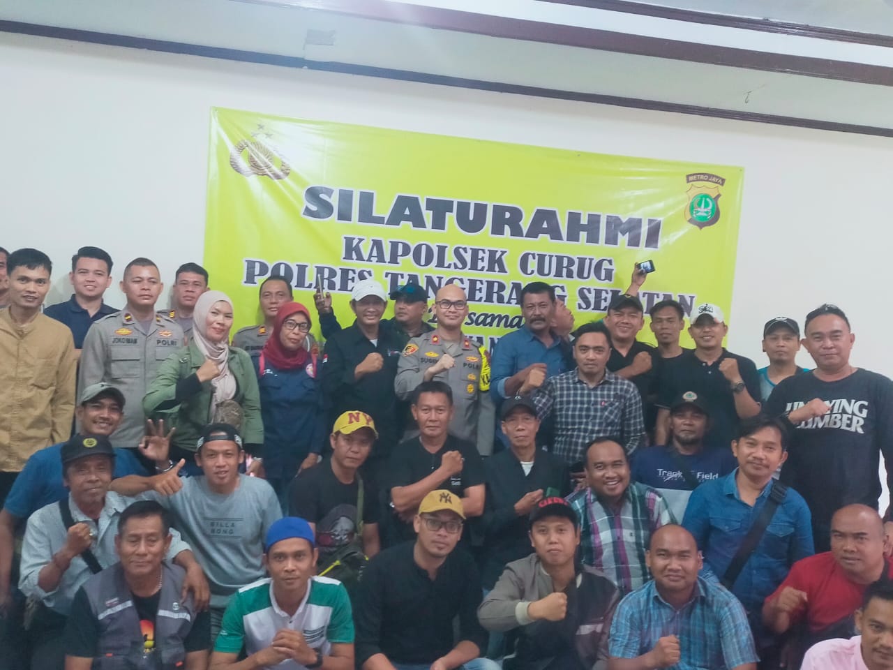 Jalin-Silaturahmi-Kapolsek-Curug-Tatap-Muka-dengan-Wartawan-1.jpg