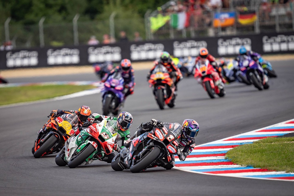 johann-zarco-team-lcr.jpg