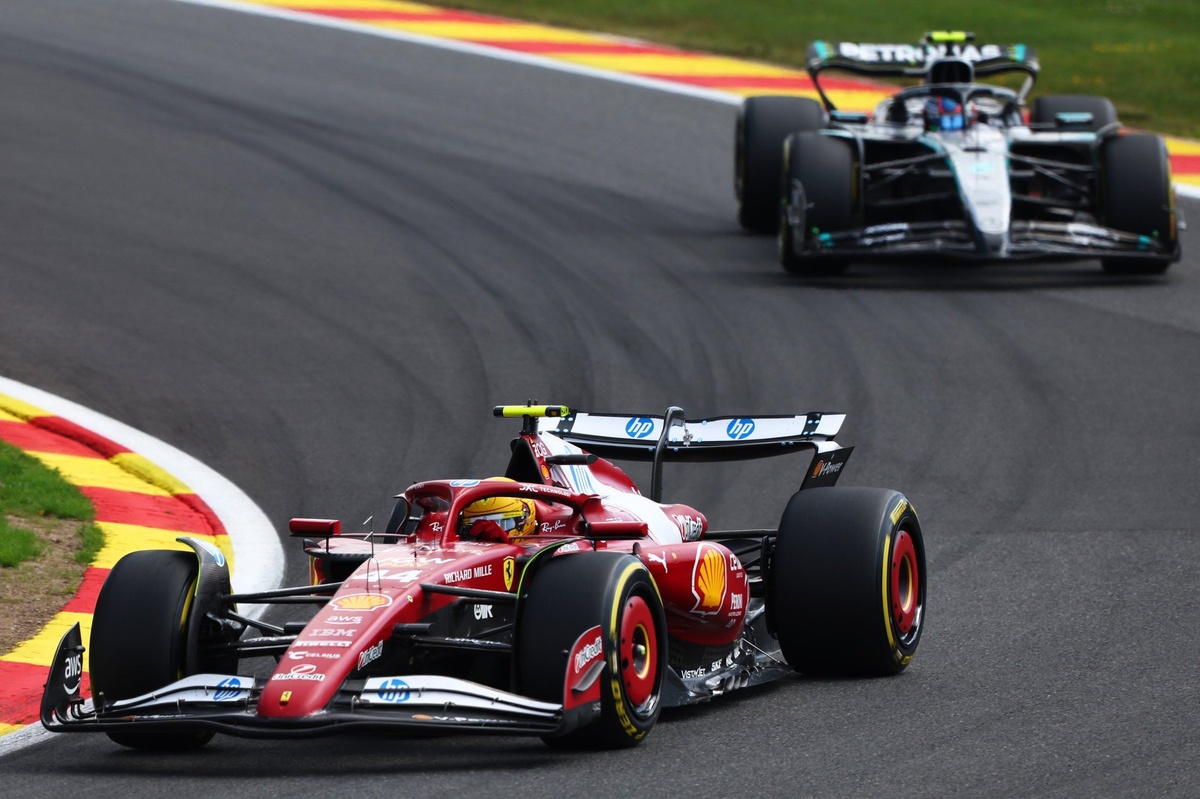 lewis-hamilton-ferrari-andrea-.jpg