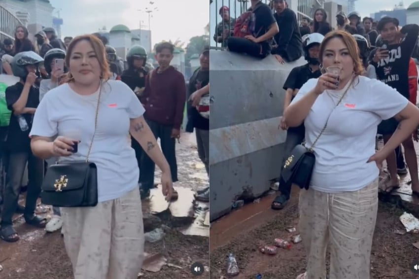 aksi-lisa-mariana-demo-di-gedung-dpr-gua-tiban-apa-nih-gedung-wps.jpg