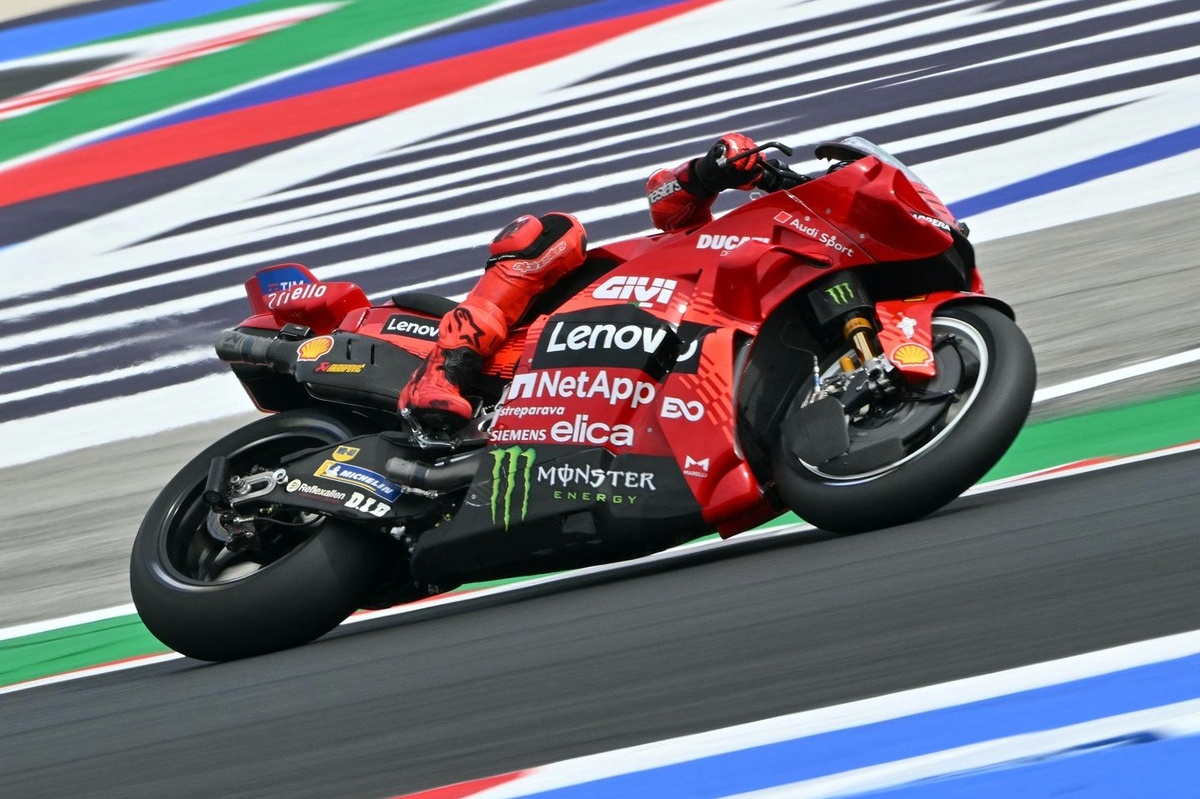 1758027315_marc-marquez-ducati-team.jpg