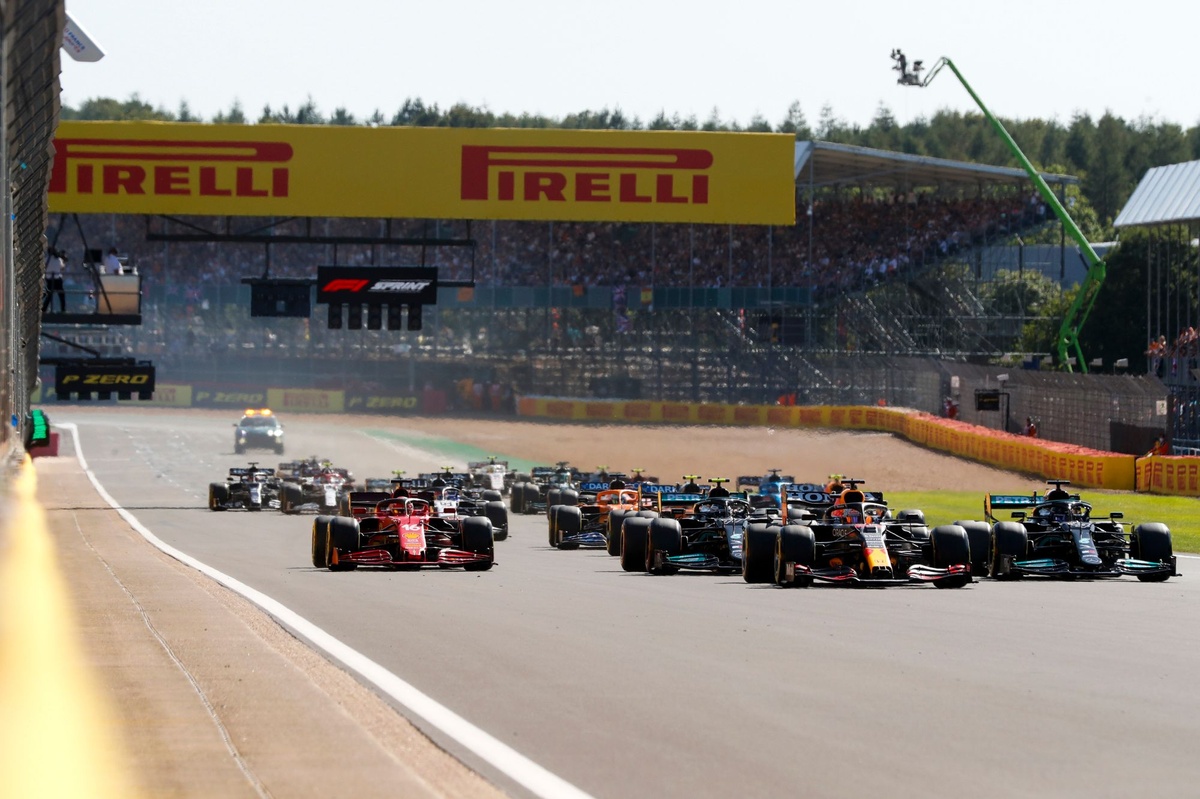 1758075316_max-verstappen-red-bull-racing.jpg