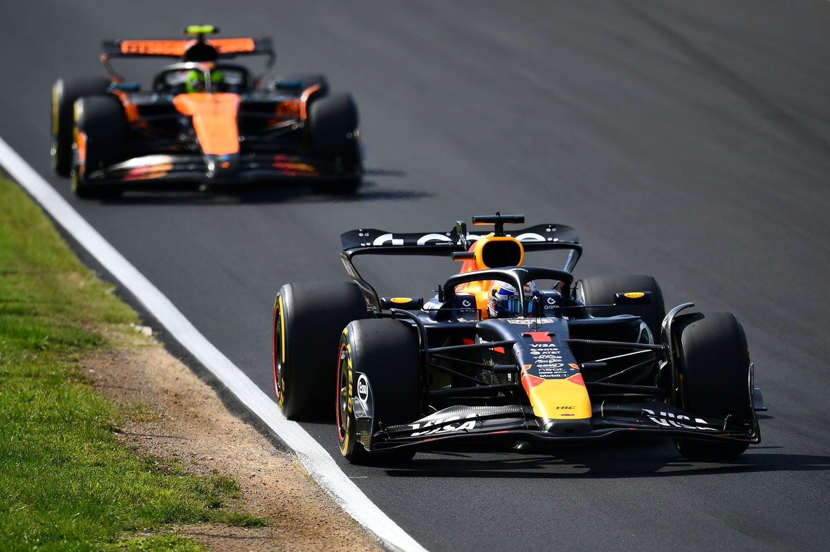 lando-norris-mclaren-max-verst-2.jpg